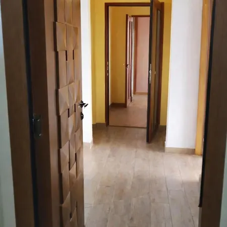 Peter Et Len Soleil , Famille 36 Apartment